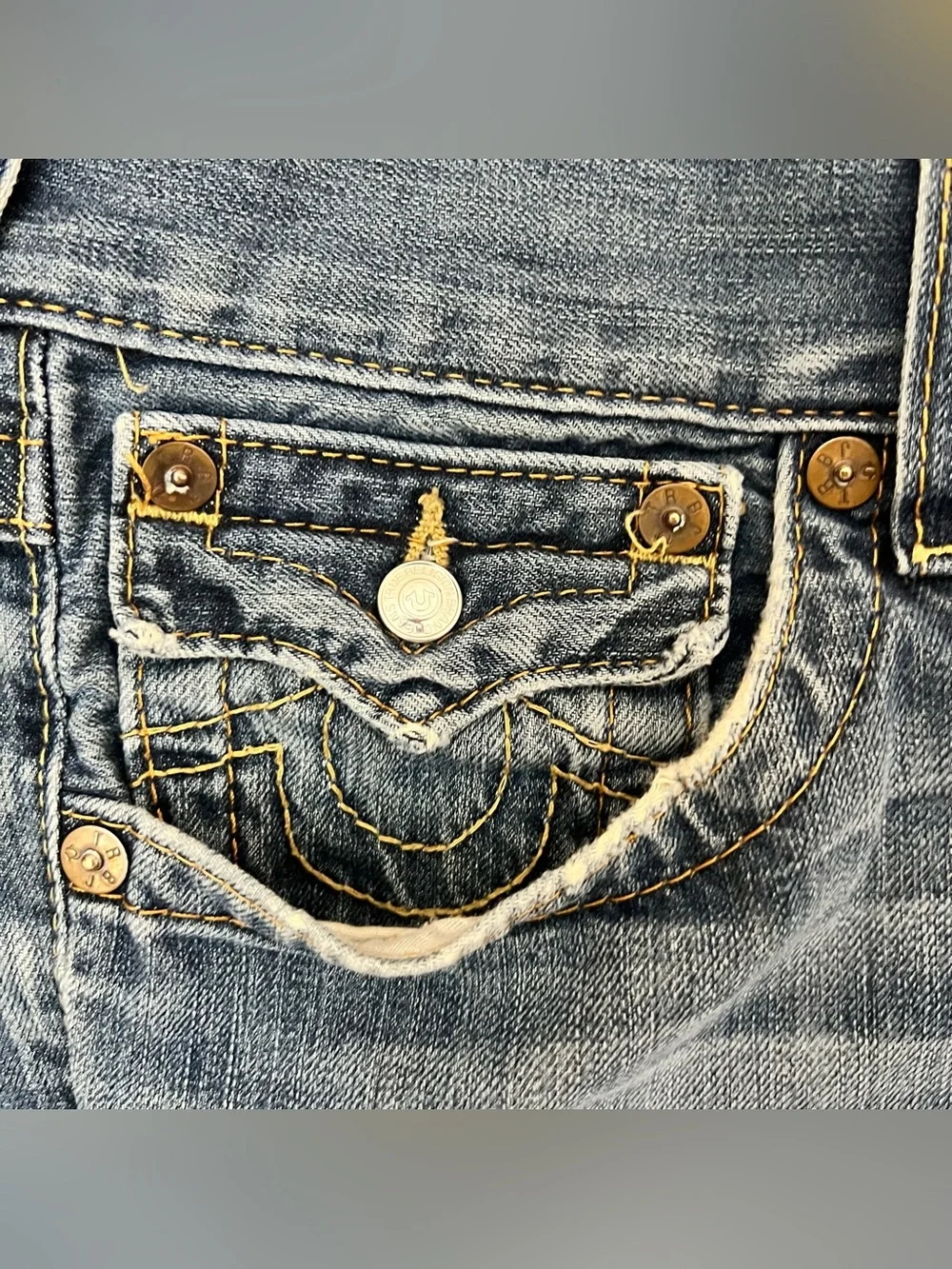 True Religion Billy Super T Y2K 90s Jean Shorts Jorts Size 33 Distressed